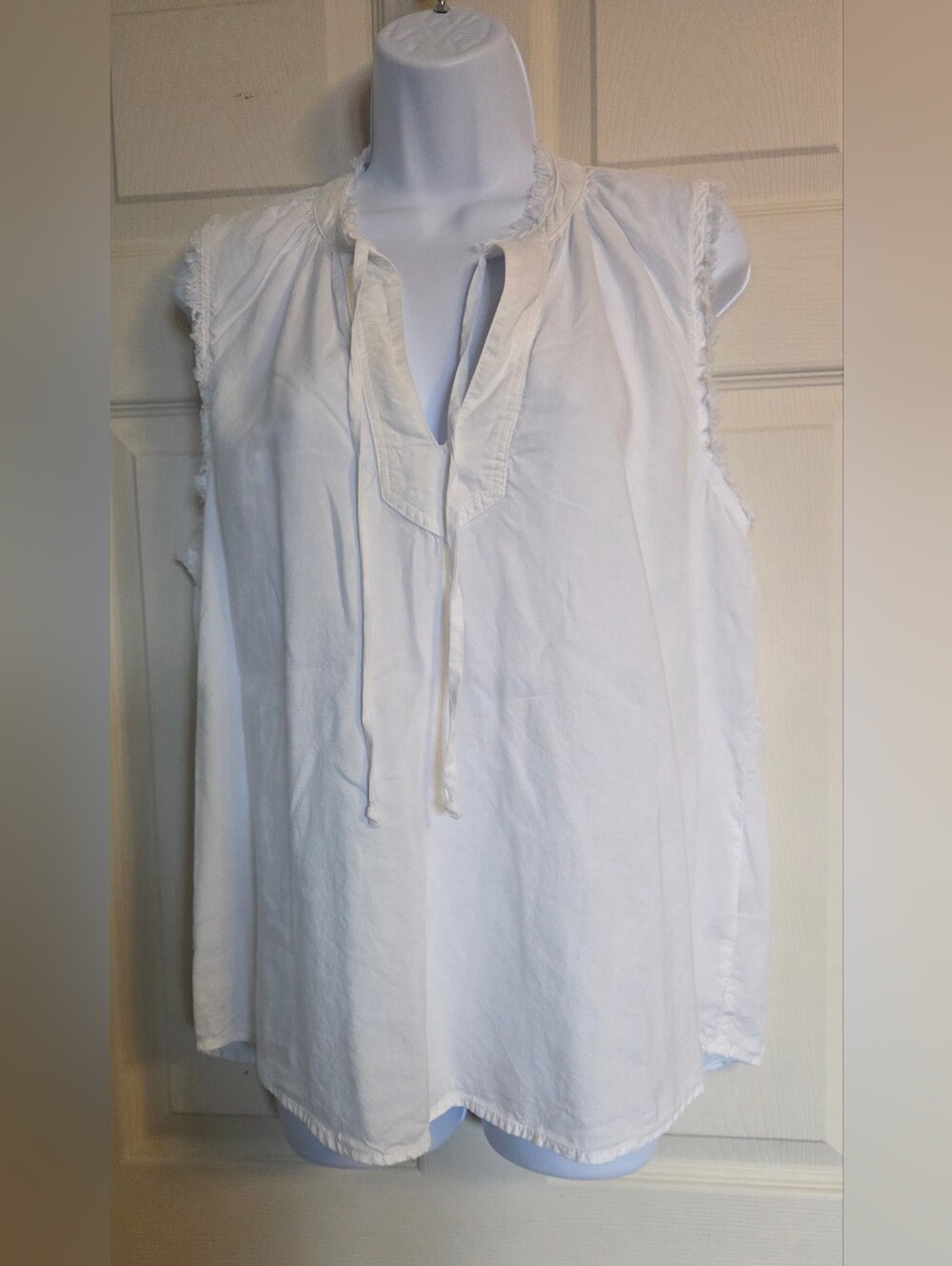 Anthropologie Cloth + Stone Frayed V-neck Tank Medium
